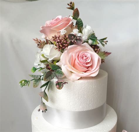 roses for cake topper